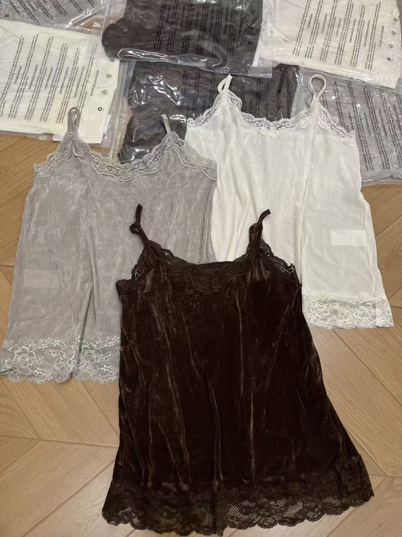 欧洲站2026早秋新款蕾丝边吊带背心女百搭打底衫多色可选性感上衣
