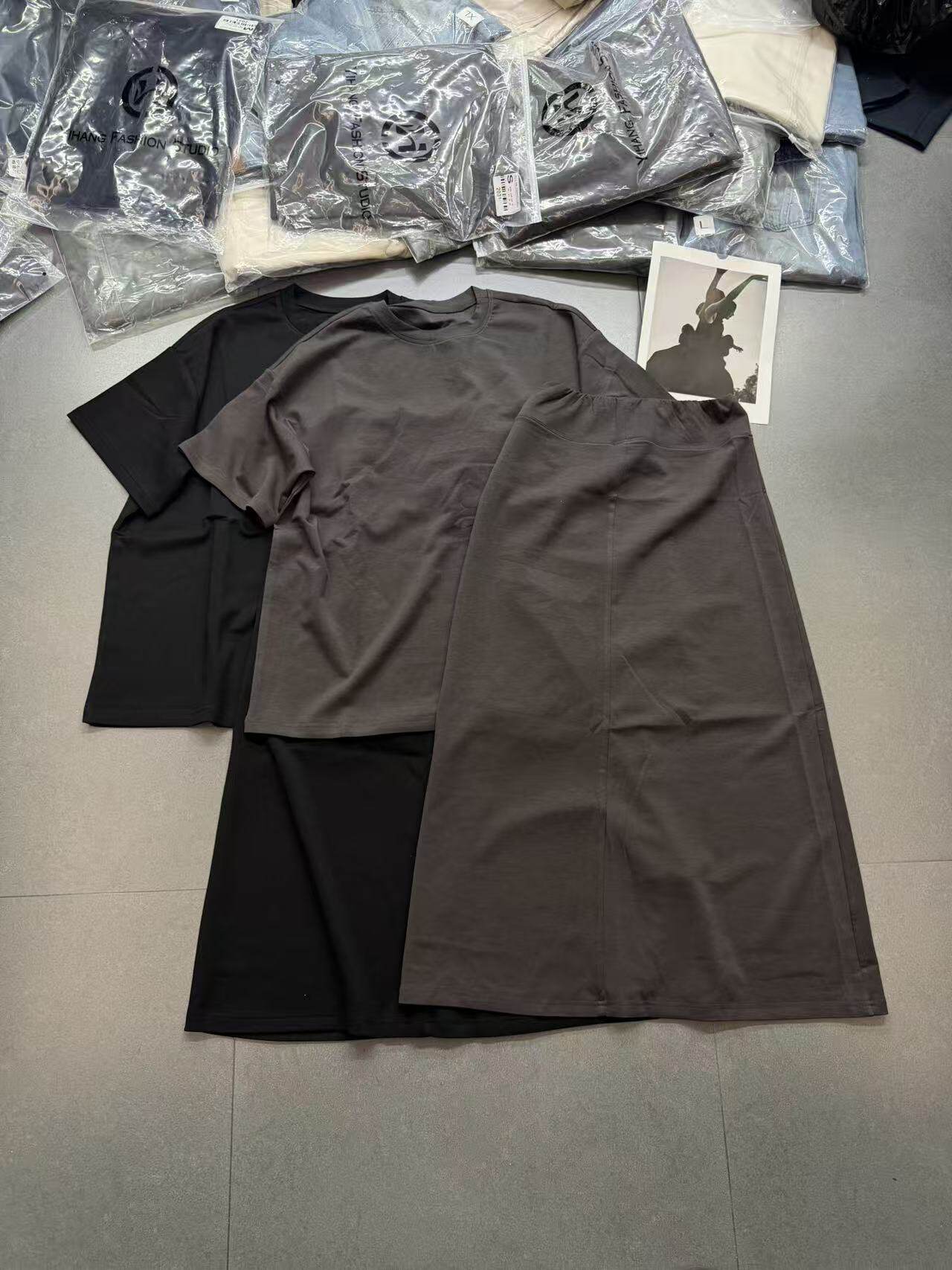 欧洲站2026春季新款欧货圆领宽松百搭显瘦短袖T恤+长款半裙套装女