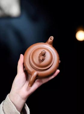 宜兴原矿老段泥麒麟献瑞手工刻绘三足祥瑞紫砂壶收藏茶具210cc