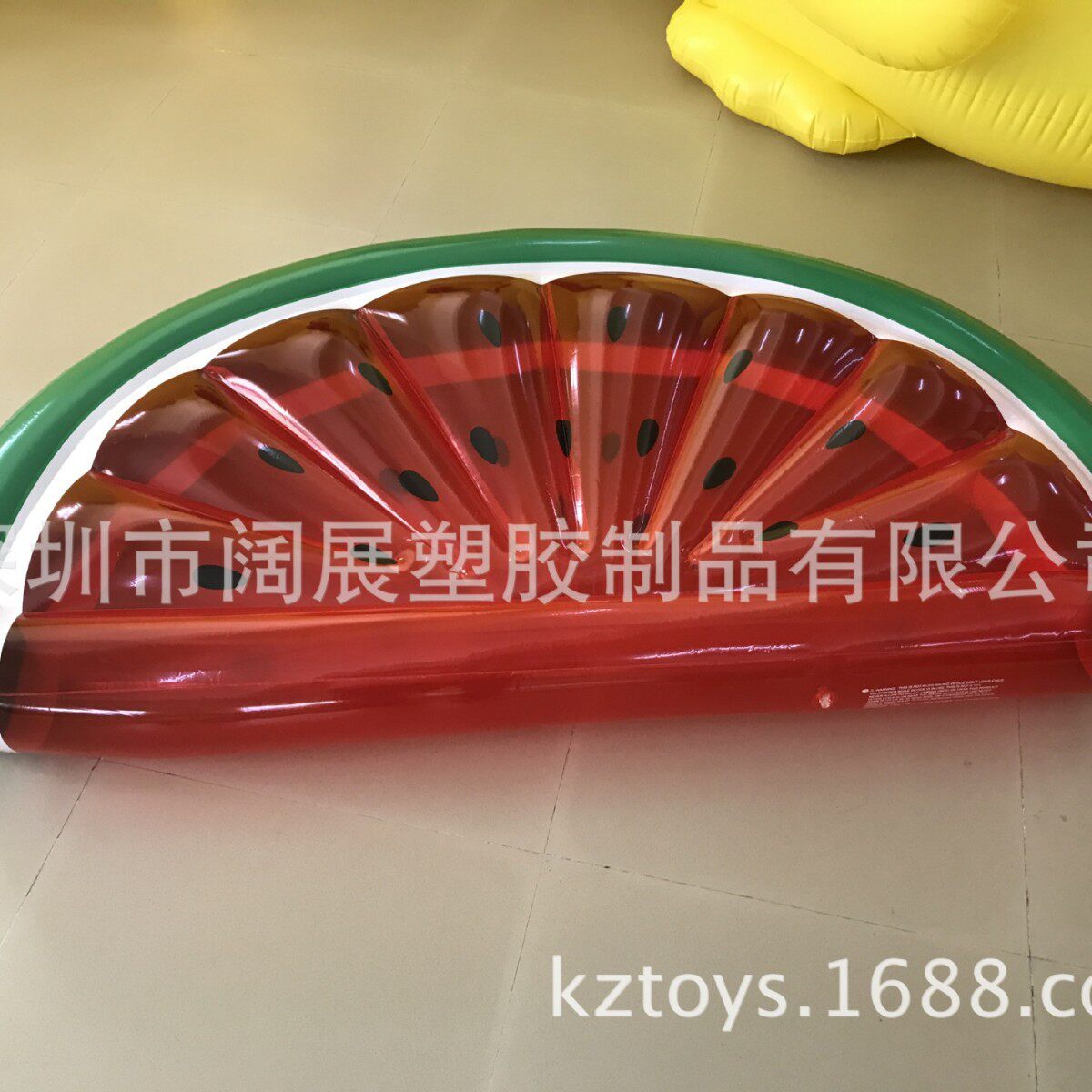 现货PVC充气红紫色透明半片西瓜浮排 半个西瓜半边西瓜浮排