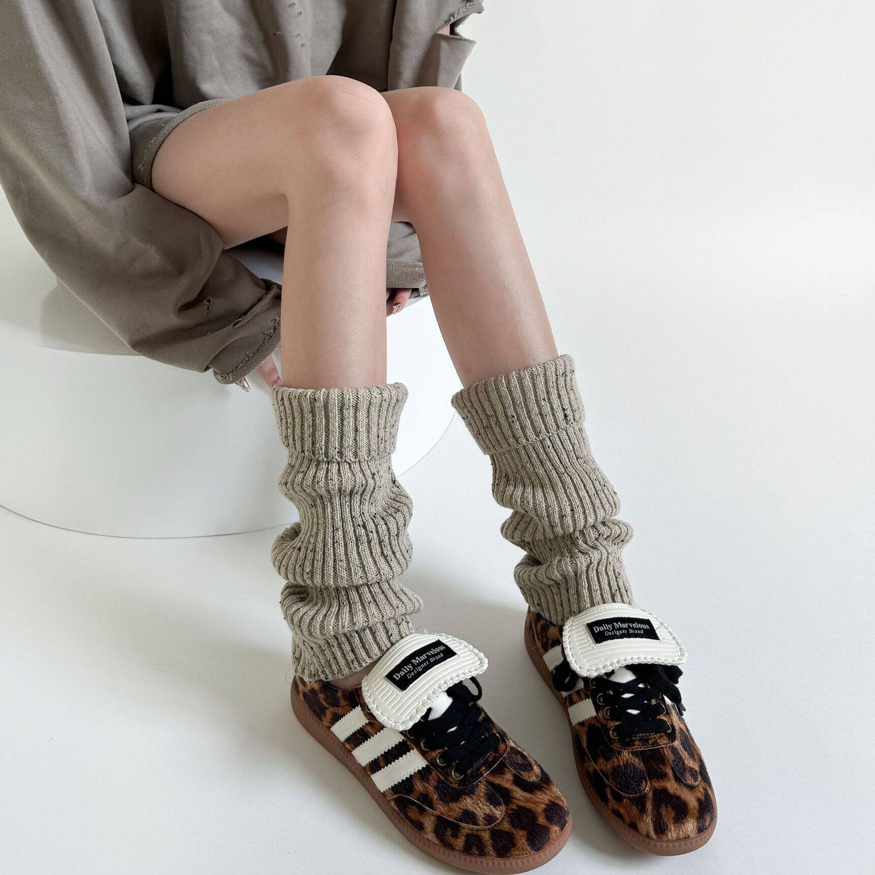 秋冬新款点纱袜套女针织彩点翻边腿套金属扣ins潮百搭靴套酒红色