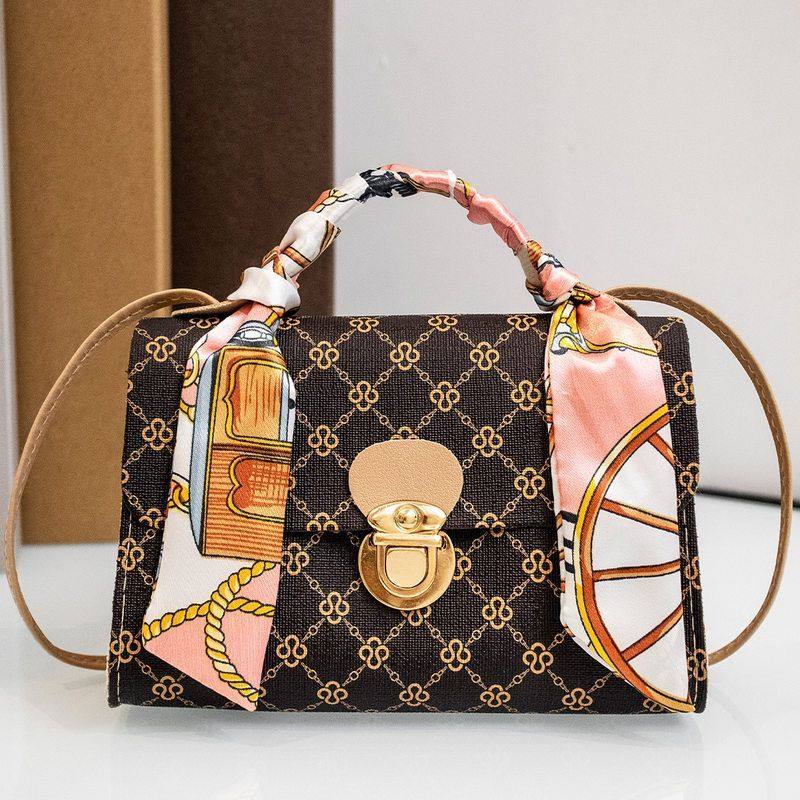 2023新潮款ladies handbag清新甜美斜跨包外贸包包女包花料小方包