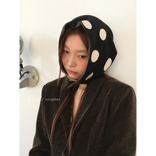 复古时髦波点针织三角巾