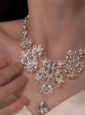 银色水滴花朵项链高级感