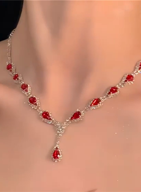 鸽血红宝石水滴项链女