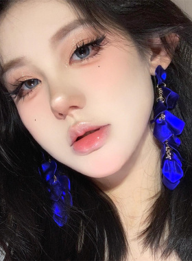 zoozmomo蓝色花瓣流苏耳环女2026新款小众设计感耳钉个性夸张耳坠