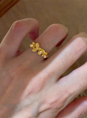 金色蝶恋花戒指女款指环