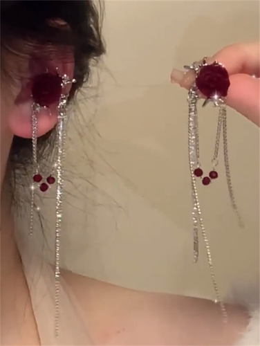 植绒玫瑰花耳骨夹女法式高级感