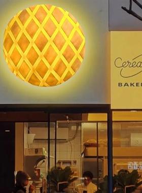 仿真面包门头装饰蛋糕烘焙店招牌发光灯箱定制玻璃钢大型雕塑