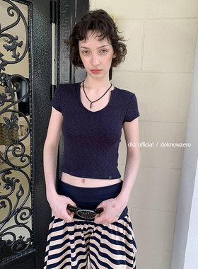 DKZ v领短袖t恤女新款修身简约百搭上衣