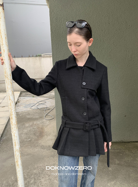 DKZ 黑色翻领毛呢外套女冬季新款复古拼接百褶下摆上衣