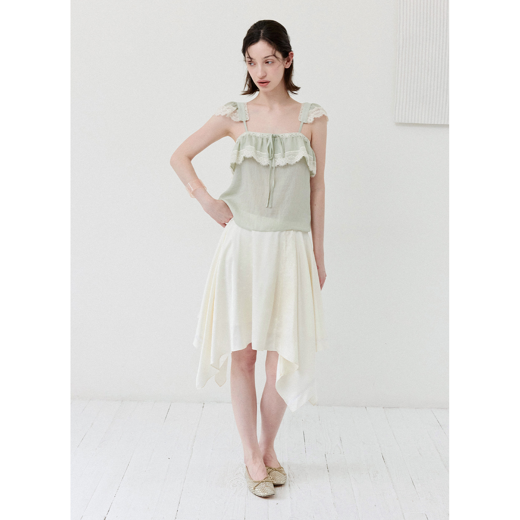 DKZ 浅春系荷叶袖吊带背心女新款蕾丝拼接无袖上衣