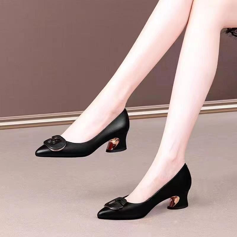 真皮浅口中跟单鞋女粗跟2026春秋季新款杏色时尚女鞋软底高跟鞋子