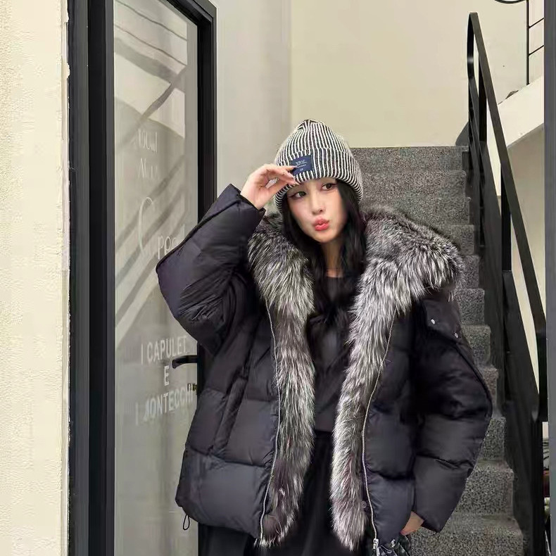 莓果领白鸭绒保暖外套羽绒服配毛领银狐狸毛真毛可拆卸A56042