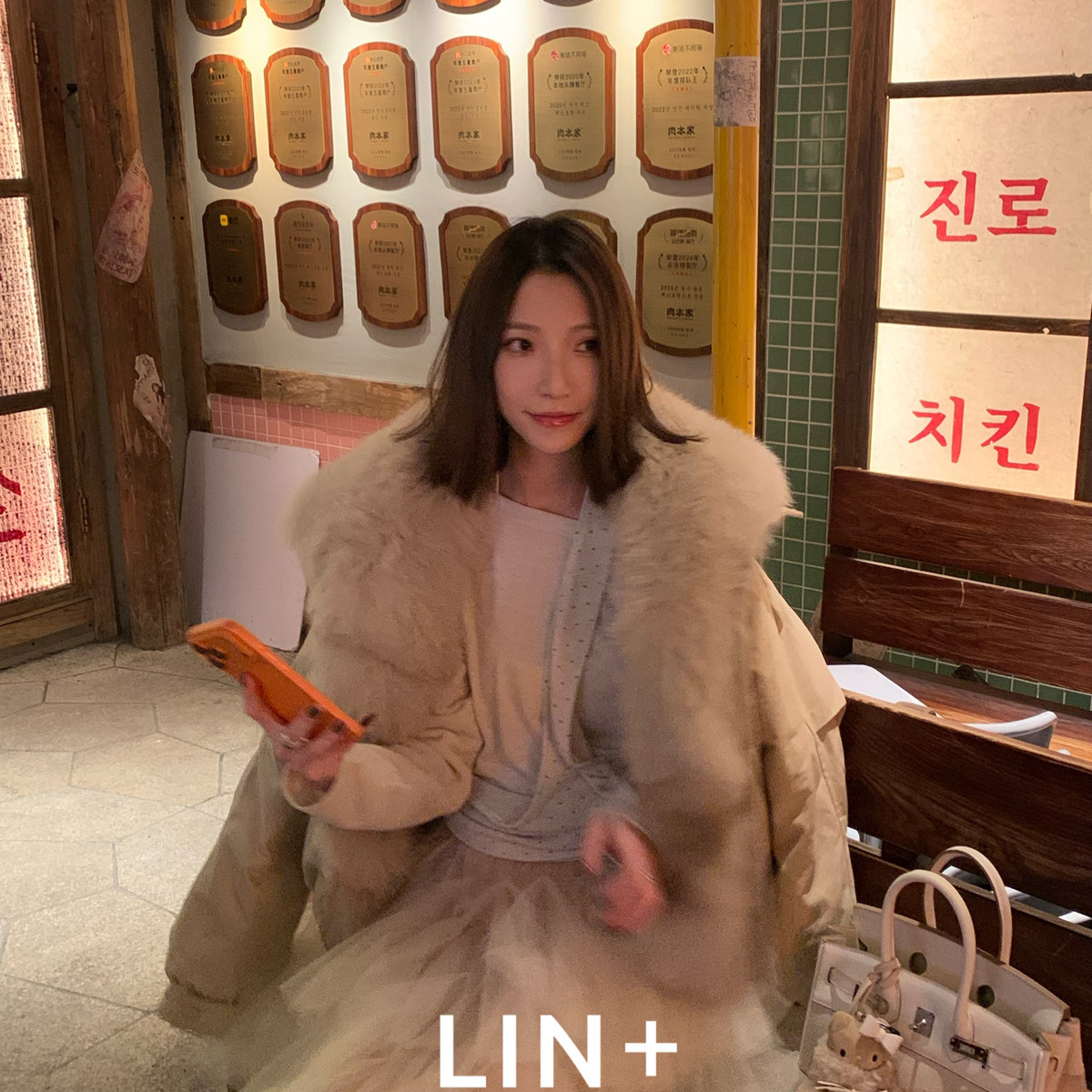 莓果  -服保暖气质加厚保暖羽绒服外套(配可拆卸真狐狸毛领)JS981