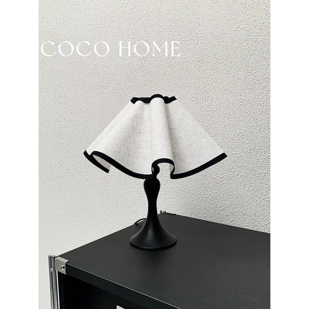 COCO 花瓣台灯卧室床头灯简约现代轻奢高级感氛围灯北欧ins