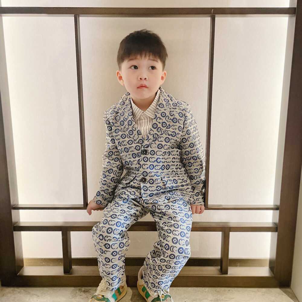 小西服钢琴演出帅气英伦套装高定