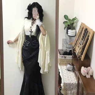 万圣节哥特风中世纪宫廷风杏色衬衫 三件套 女亚文化不规则半裙套装