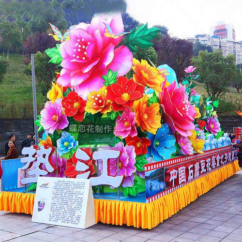 广东供应巡游彩车活动场景布置城市主题柴油发动机开动游街彩船