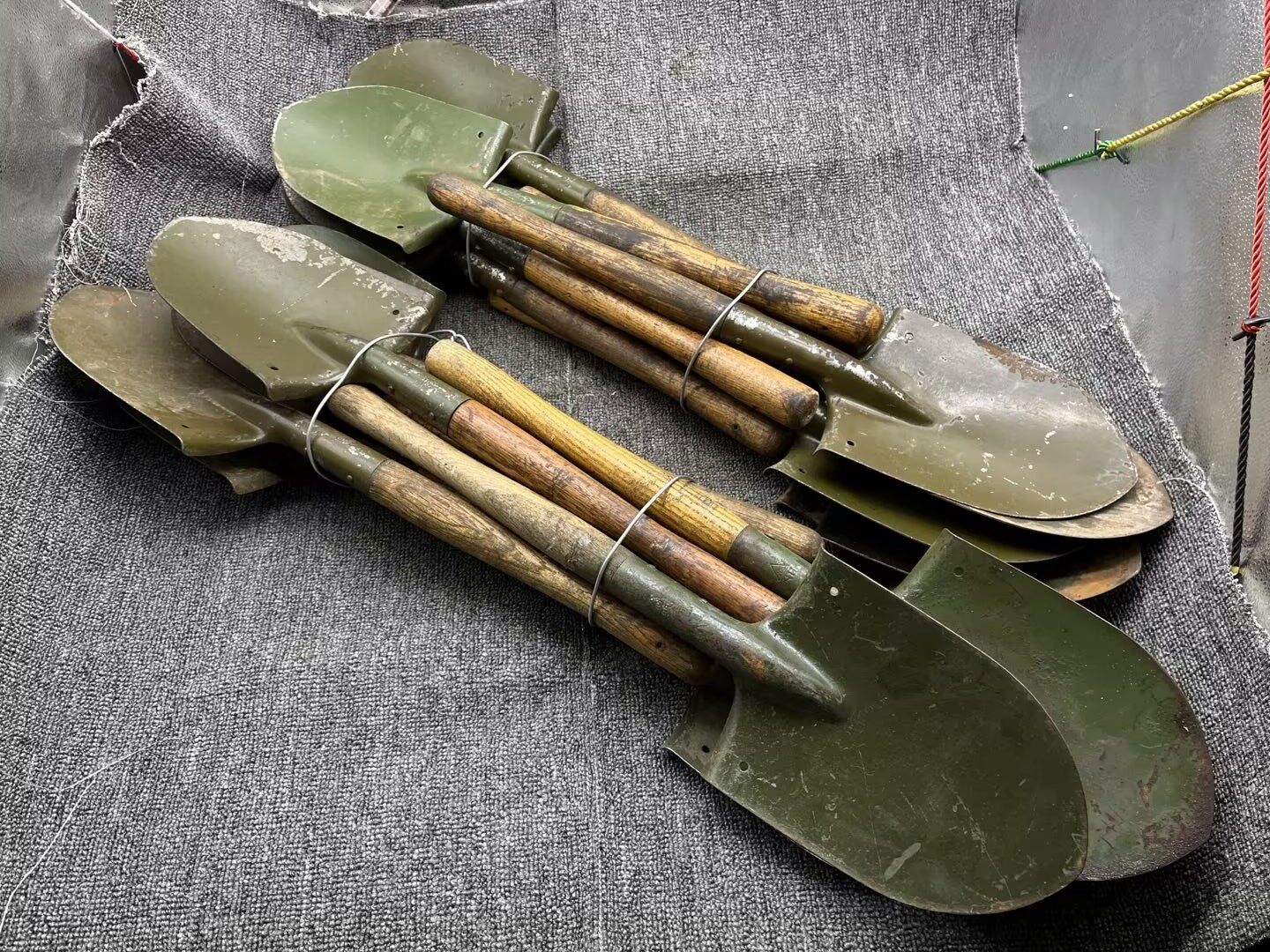 原品保真老货70年代65式工兵铲战备战壕锹铲车载露营锰钢工兵锹