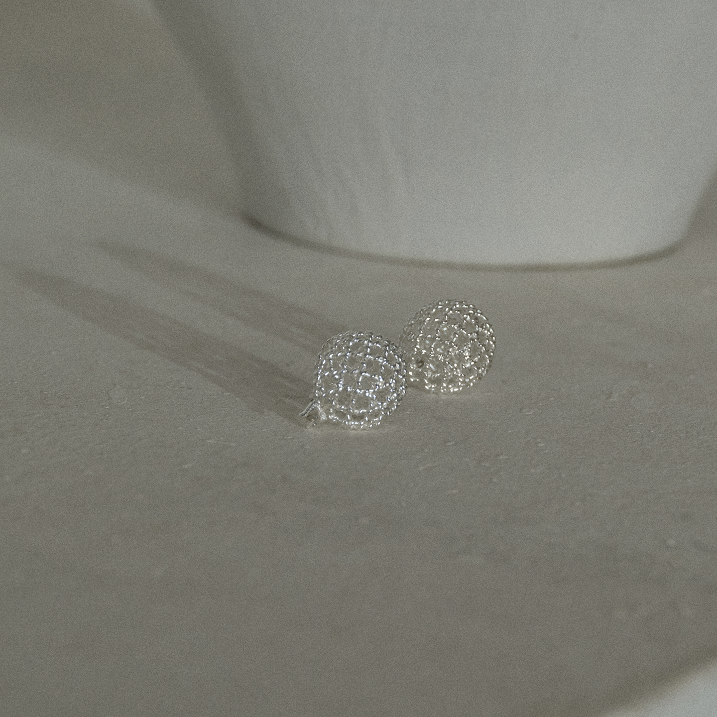 SOFT ROOM镂空圆球耳环网格纹耳饰女小众设计高级感精致配饰礼物