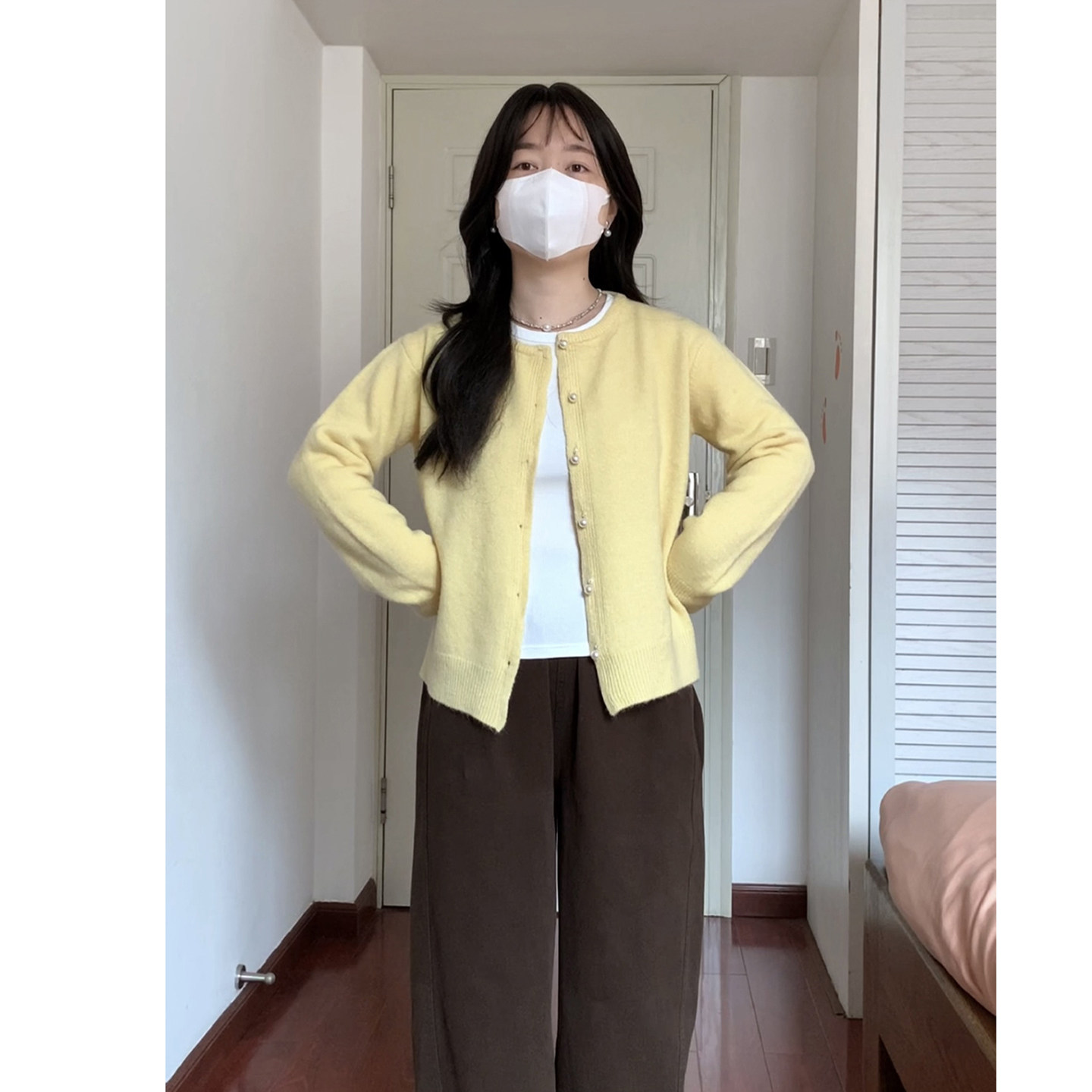 日系纯色珍珠纽扣毛衣阿殊 Asoul 微胖小个子上衣女图片