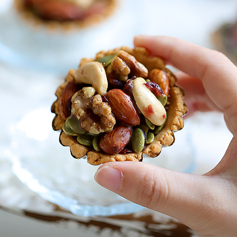 网红零食坚果塔核桃蔓越莓杏仁酥台湾特产手作零食