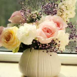 简约釉面矮款条纹白色圆形陶瓷花瓶花器家居装饰摆设餐桌摆件包邮