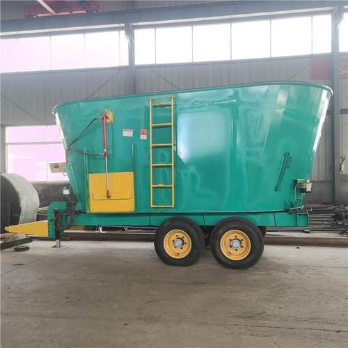 21立方TMR固定搅拌机牵引式饲料搅拌车立式混料机大齿刀拌草机