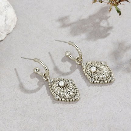 希腊设计师波塞冬海螺珍珠http://tb.cn/ZDLYlKw耳环时尚精致几何