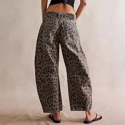 宽松豹纹水洗阔腿大码牛仔裤Loose leopard print wide-leg jeans