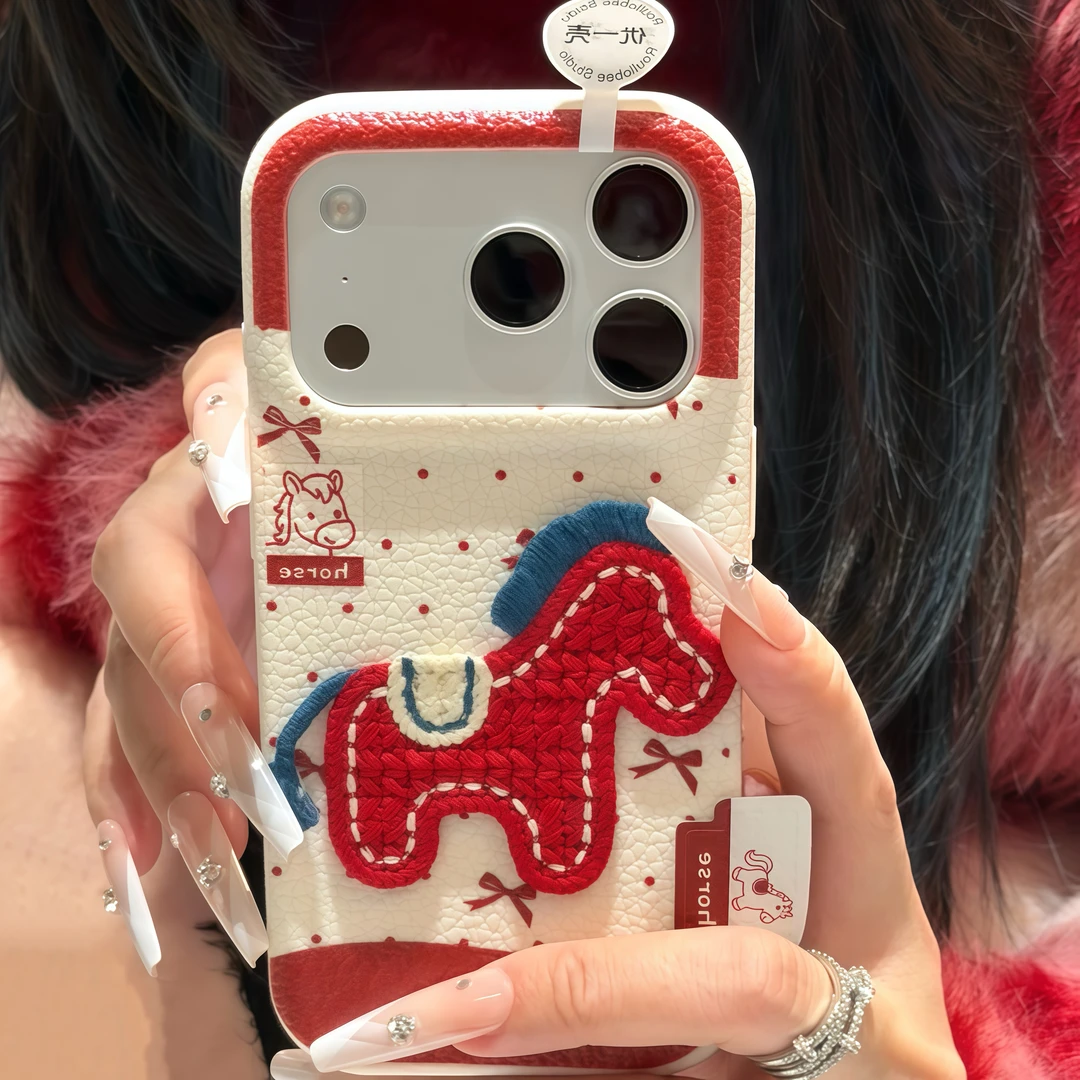 适用iPhone17/16promax新年款红色刺绣小马标签手机壳小米17pro情侣华为mate80/pura80卡通Rneo15软vivoX300,3C数码配件,手机保护套/壳,淘宝优惠券,粉丝福利购,淘宝优惠卷