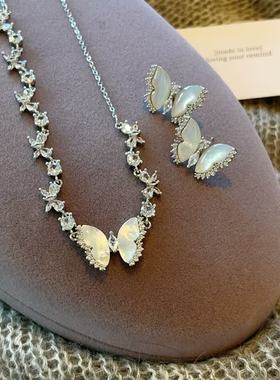 轻奢简约天然白贝蝴蝶项链