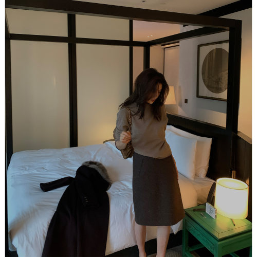 龍喜儿 轻奢羊毛桑蚕丝半身裙女高腰显瘦包臀裙短款A字裙A165