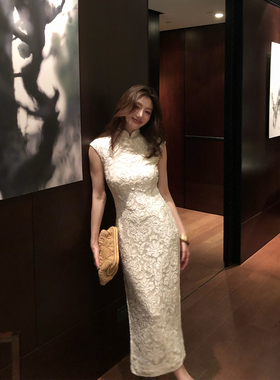 龍喜儿 白色连衣裙女无袖立领收腰设计感开叉刺绣蕾丝旗袍裙D783