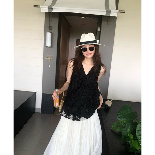 龍喜儿 定制马甲女立体花瓣设计感无袖V领气质时髦上衣J761