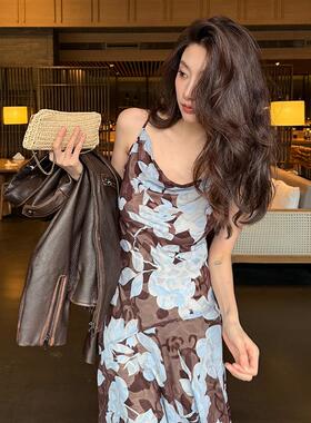 龙喜儿 法式性感纯欲风印花吊带裙子女高级感大摆荡领连衣裙