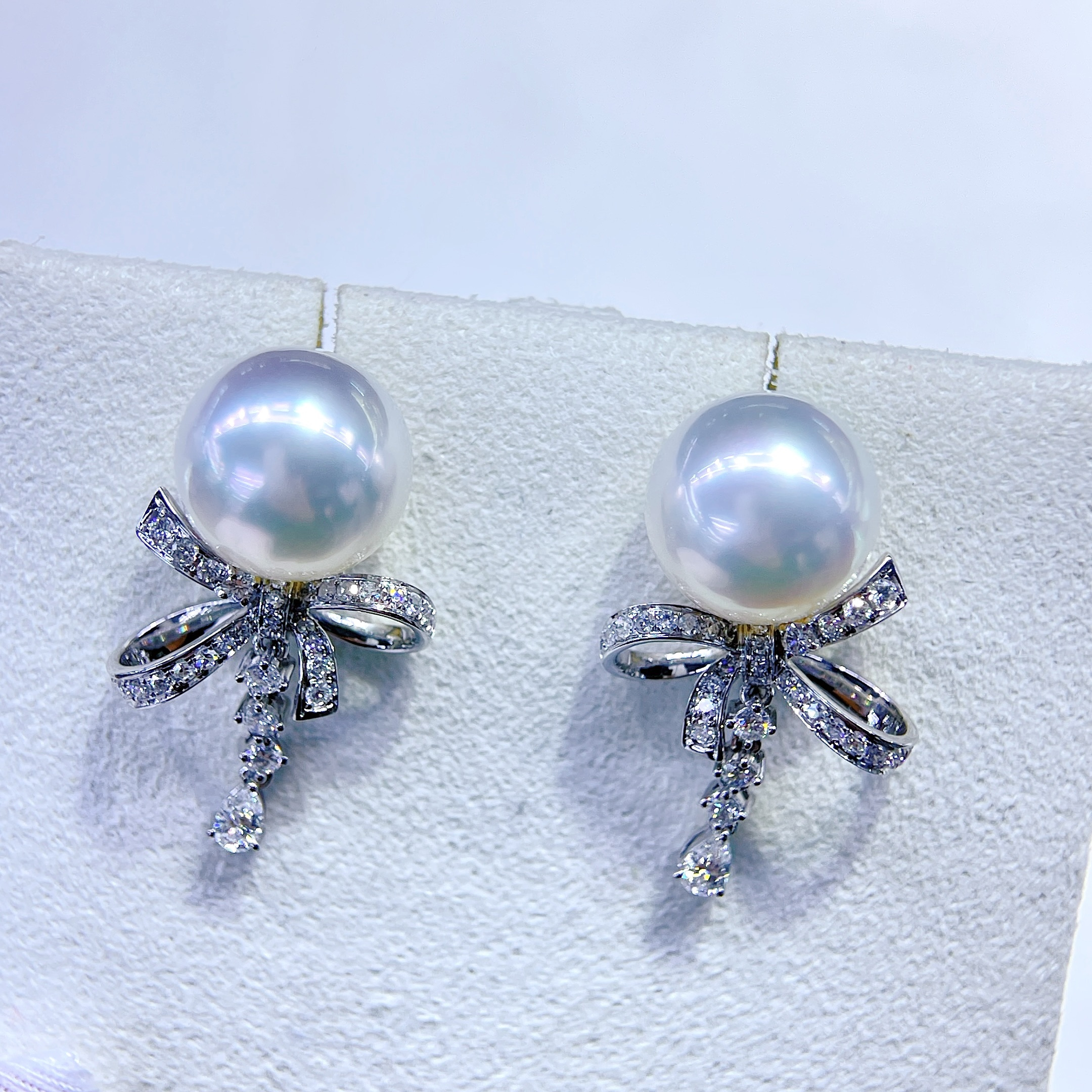 澳白搭配钻石蝴蝶结的设计11-12mm正圆极光维纳斯镜面光基本无暇