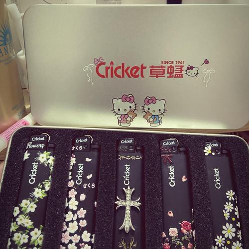 黑色草蜢cricket打火机+花语贴纸