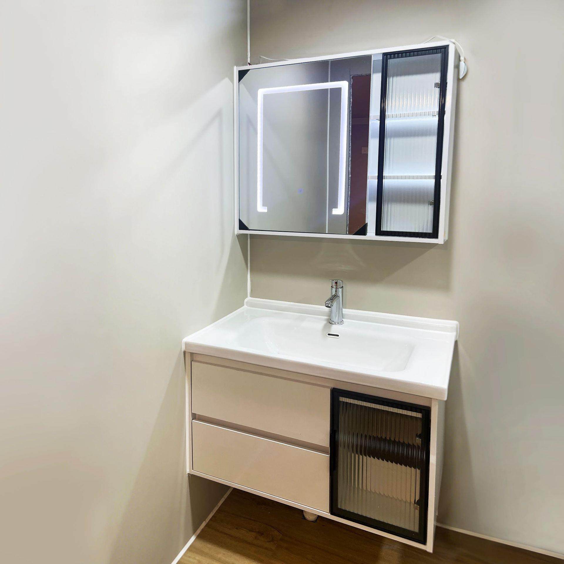 简易房集成房屋折叠集装箱房移动简易房临时仓库经济实惠款