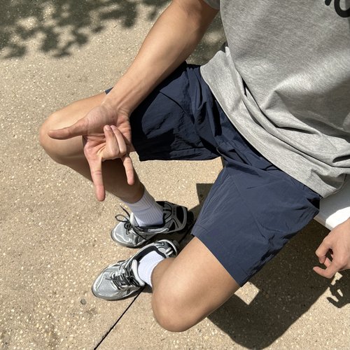 马克斯星球小刺绣超薄速干短裤