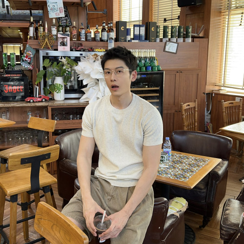 马克斯星球老钱风坑条针织短袖