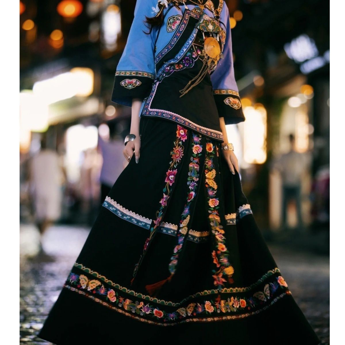 刺绣布依族服饰五十六个少数民族服装苗族旅拍写真土家族彝族舞蹈