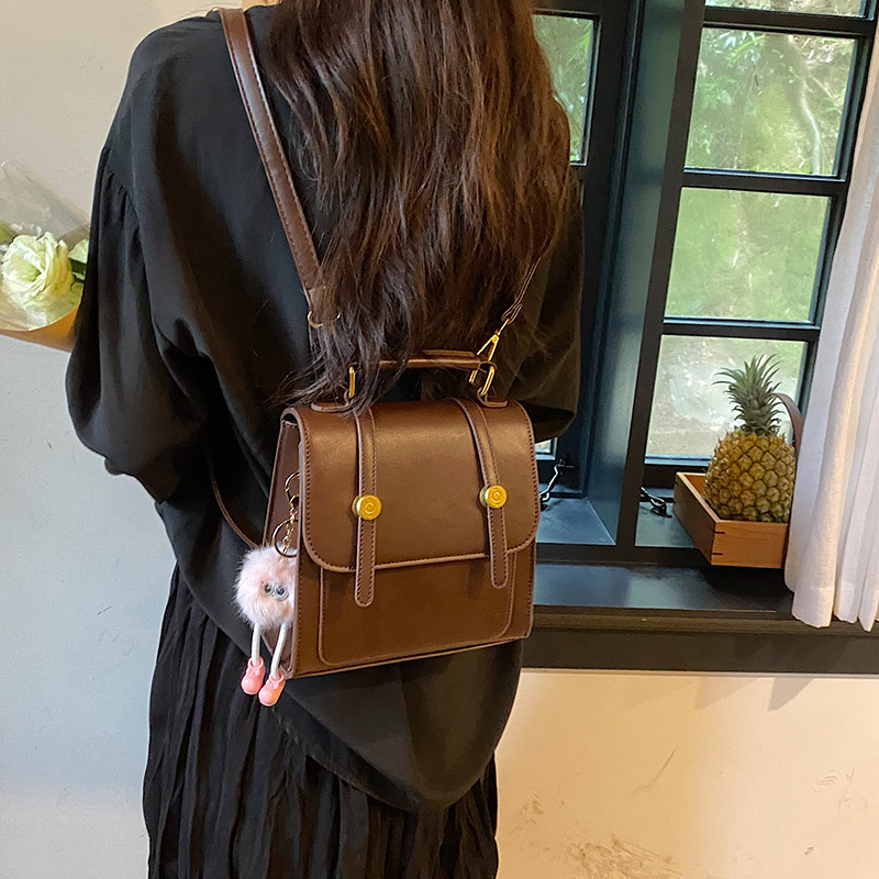 英伦风双肩包女2023新款潮邮差包美式复古多功能包学生上课通勤包