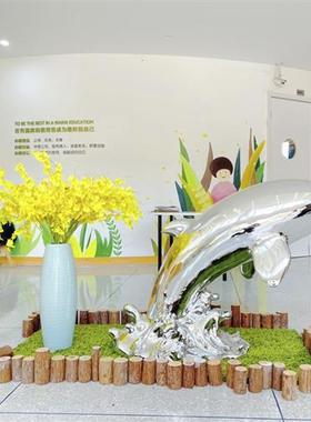 鲸鱼雕塑摆件海豚鲨鱼落地装饰售楼处酒店大堂楼梯间玻璃钢艺术品