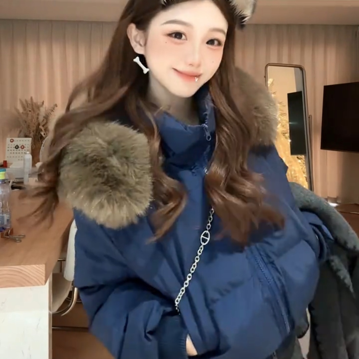 韩系大毛领连帽短款羽绒服女2025冬季新款宽松显瘦保暖白鸭绒外套