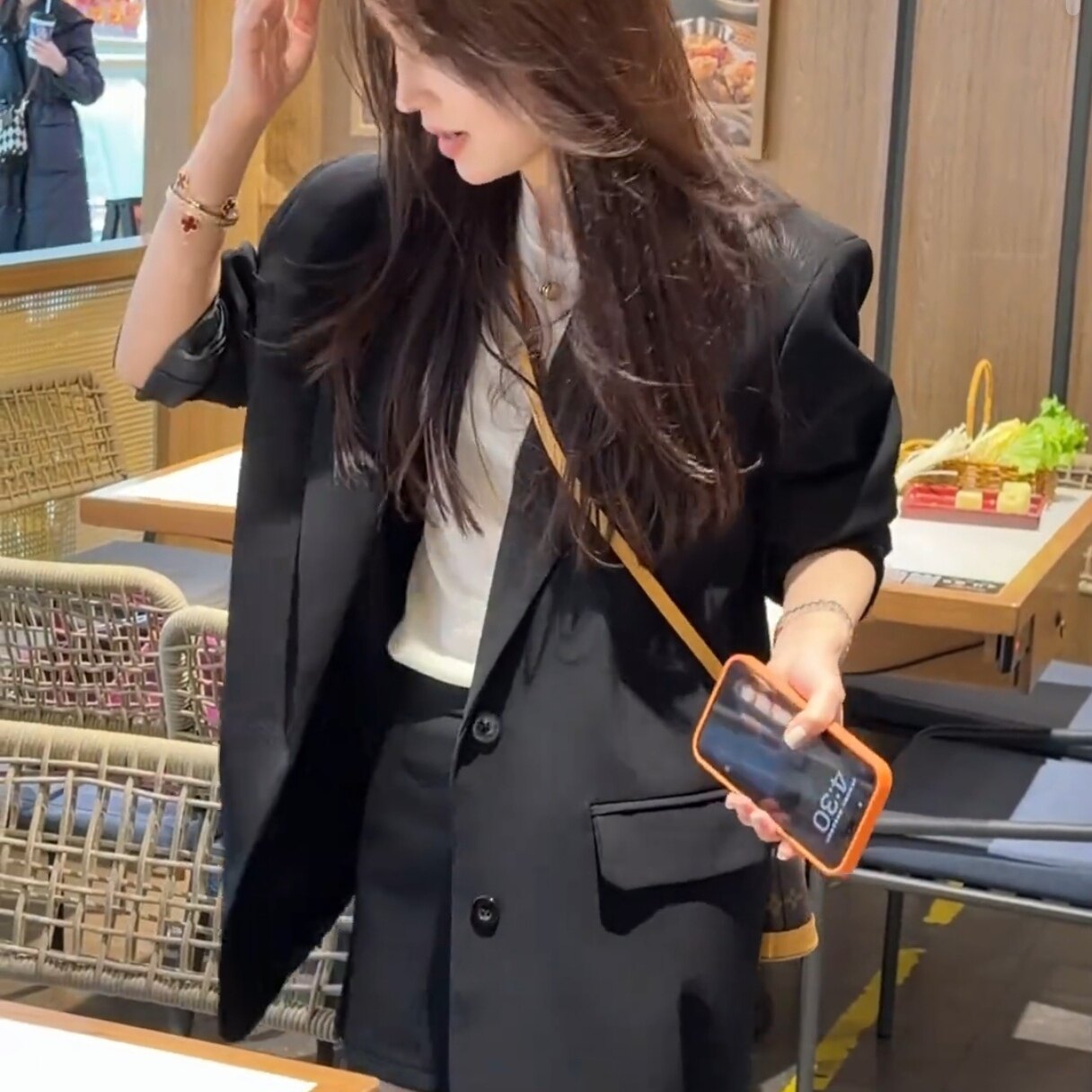 黑色烫钻西装外套女2026春季新款高级感韩版宽松百搭休闲显瘦西服
