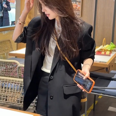 黑色烫钻西装外套女春季新款