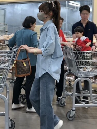 2026春夏新款衬衣设计感小众别致显瘦休闲防晒薄款五分袖衬衫女潮