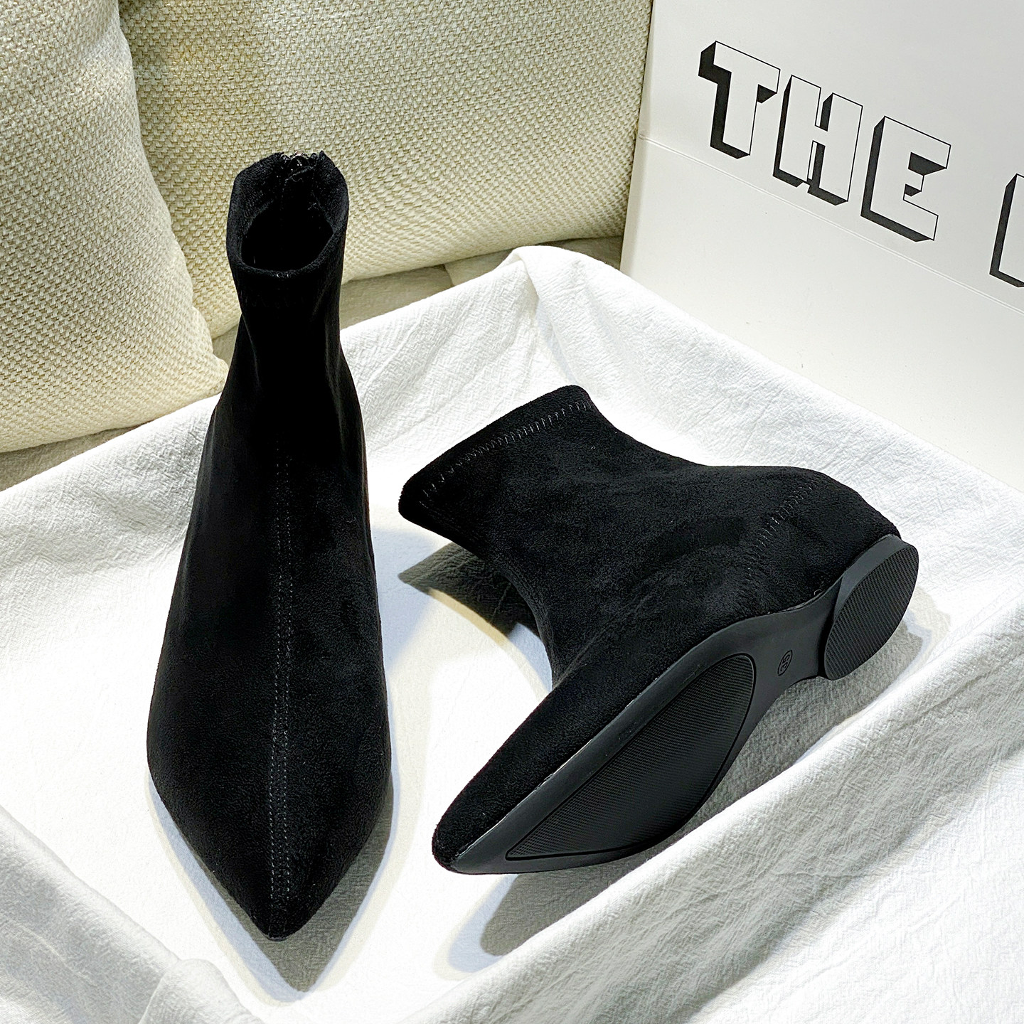 法式尖头低跟短靴女2025年冬季新款黑色绒面尖头拉链弹力靴瘦瘦靴,女鞋,弹力靴/袜靴,淘宝优惠券,粉丝福利购,淘宝优惠卷